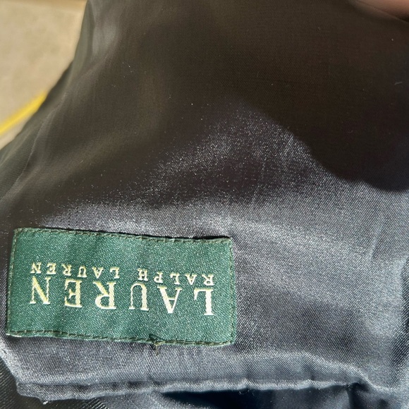 Boys Ralph Lauren size 16 velvet tuxedo coat in excellent condition - Picture 13 of 15